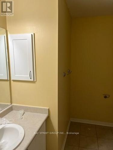 7 Vandervoort Dr, Richmond Hill, ON - Indoor Photo Showing Bathroom