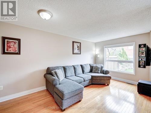 3254 Carabella Way, Mississauga, ON - Indoor Photo Showing Living Room