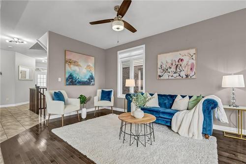 8516 Milomir Street, Niagara Falls, ON - Indoor Photo Showing Living Room