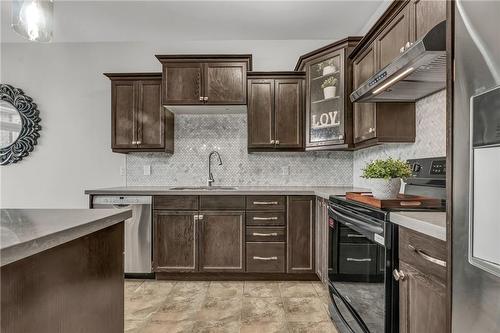 8516 Milomir Street, Niagara Falls, ON - Indoor Photo Showing Kitchen