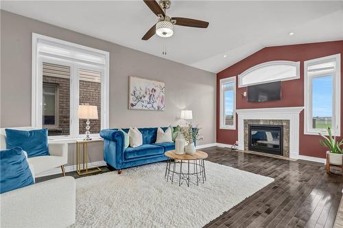 8516 Milomir Street, Niagara Falls, ON - Indoor Photo Showing Living Room With Fireplace