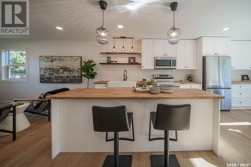 1011 7Th Street E, Saskatoon, SK - Indoor Photo Showing Kitchen With Upgraded Kitchen