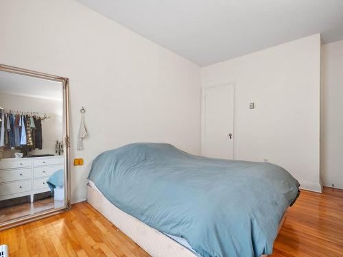 Chambre Ã  coucher principale - 904 Rue Grant, Longueuil (Le Vieux-Longueuil), QC - Indoor Photo Showing Bedroom