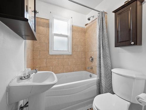 Salle de bains - 904 Rue Grant, Longueuil (Le Vieux-Longueuil), QC - Indoor Photo Showing Bathroom