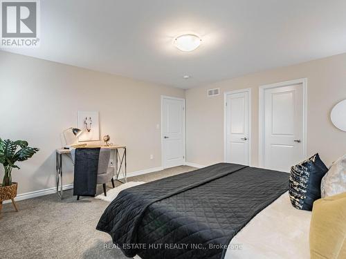64 Bethune Ave, Welland, ON - Indoor Photo Showing Bedroom