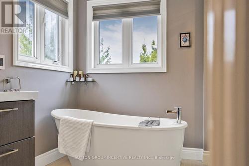 23 Pepin Crt, Barrie, ON - Indoor Photo Showing Bathroom