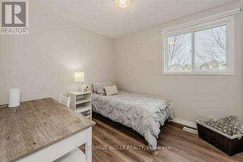 227 Dearborn Blvd, Waterloo, ON - Indoor Photo Showing Bedroom
