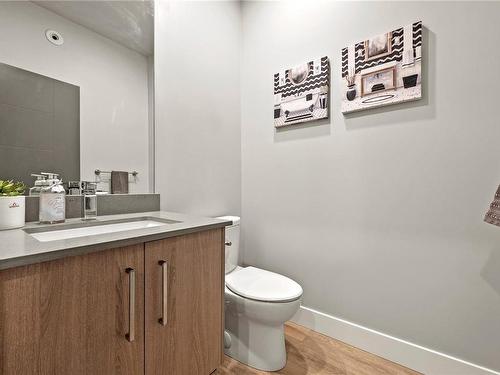 105-3315 Radiant Way, Langford, BC - Indoor Photo Showing Bathroom