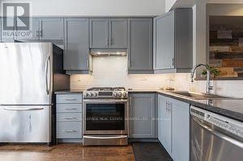 37 Leaves Terr, Toronto, ON - Indoor Photo Showing Kitchen With Upgraded Kitchen
