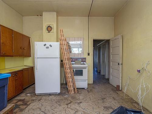 1379 Vista Hts, Victoria, BC - Indoor Photo Showing Kitchen