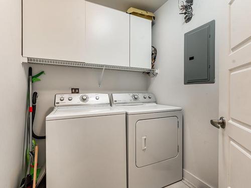 Salle de lavage - 45 Av. Du Parc, Laval (Laval-Des-Rapides), QC - Indoor Photo Showing Laundry Room