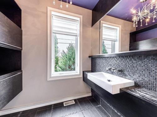 Powder room - 57 Rue Lapalme, Saint-Jean-Sur-Richelieu, QC - Indoor Photo Showing Bathroom