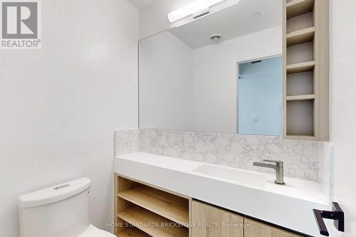 2717 - 319 Jarvis Street, Toronto, ON - Indoor Photo Showing Bathroom