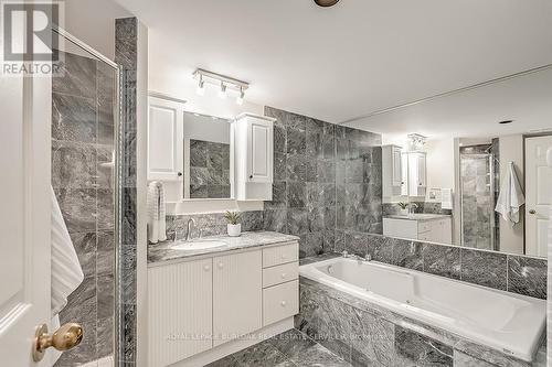 #303 -2190 Lakeshore Rd, Burlington, ON - Indoor Photo Showing Bathroom