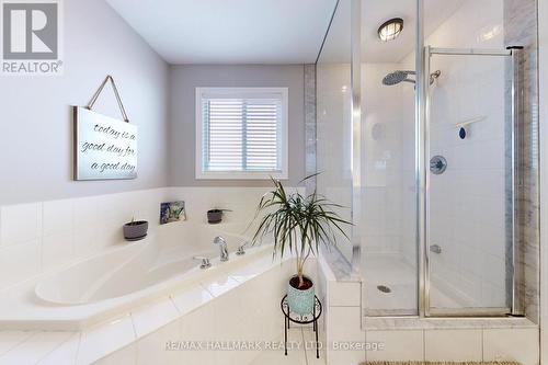 136 Redfern Cres, Clarington, ON - Indoor Photo Showing Bathroom