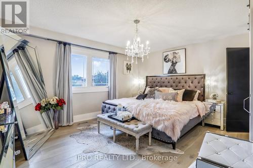 3484 Riverspray Cres, Mississauga, ON - Indoor Photo Showing Bedroom