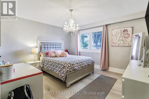 3484 Riverspray Cres, Mississauga, ON - Indoor Photo Showing Bedroom