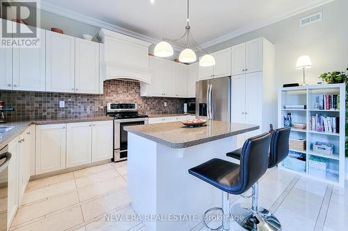 16 Brock Street, Niagara-On-The-Lake, ON - Indoor Photo Showing Kitchen With Double Sink With Upgraded Kitchen