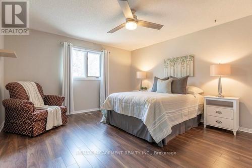 61 Carnegie Pl, Hamilton, ON - Indoor Photo Showing Bedroom