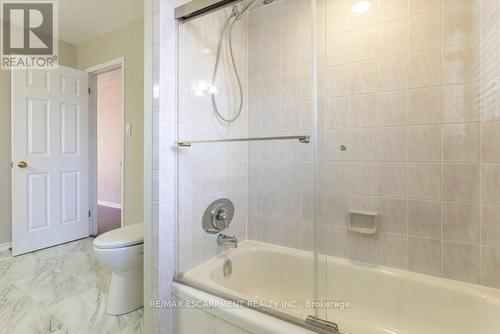 61 Carnegie Pl, Hamilton, ON - Indoor Photo Showing Bathroom