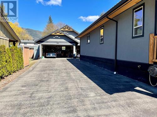 230 White Pine Crescent, Sicamous, BC - Outdoor With Exterior