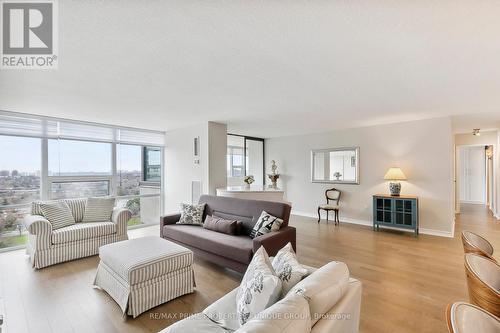 #1704 -3303 Don Mills Rd, Toronto, ON - Indoor Photo Showing Living Room
