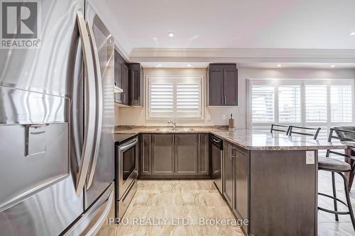 22 Spofford Drive, Whitchurch-Stouffville, ON - Indoor Photo Showing Kitchen With Double Sink