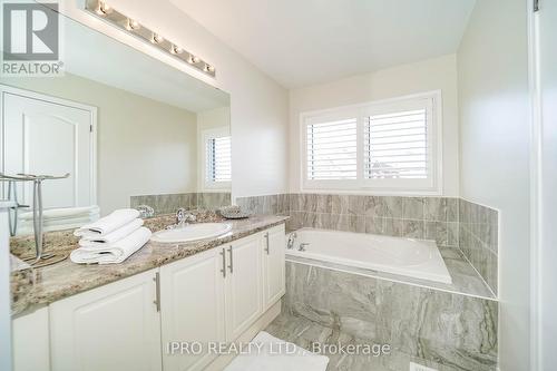 22 Spofford Drive, Whitchurch-Stouffville, ON - Indoor Photo Showing Bathroom