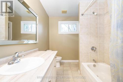 3843 East St, Innisfil, ON - Indoor Photo Showing Bathroom