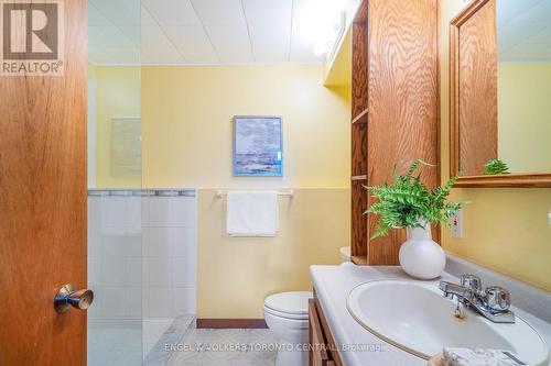 381 Zoo Park Road S, Wasaga Beach, ON - Indoor Photo Showing Bathroom