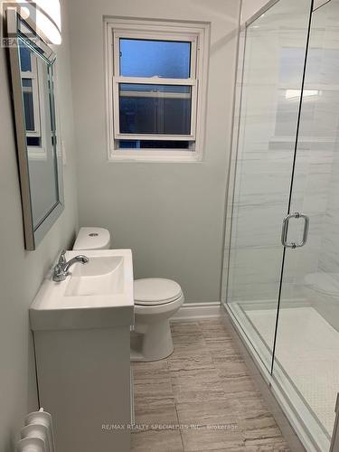 7 Woodlawn Ave, Mississauga, ON - Indoor Photo Showing Bathroom