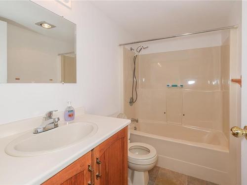 1B-690 Colwyn St, Campbell River, BC - Indoor Photo Showing Bathroom