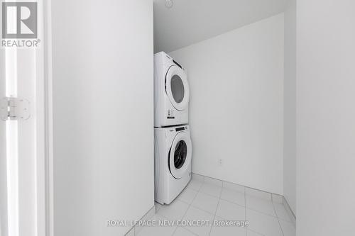 1717 - 480 Front Street W, Toronto, ON - Indoor Photo Showing Laundry Room