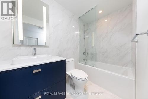 1717 - 480 Front Street W, Toronto, ON - Indoor Photo Showing Bathroom