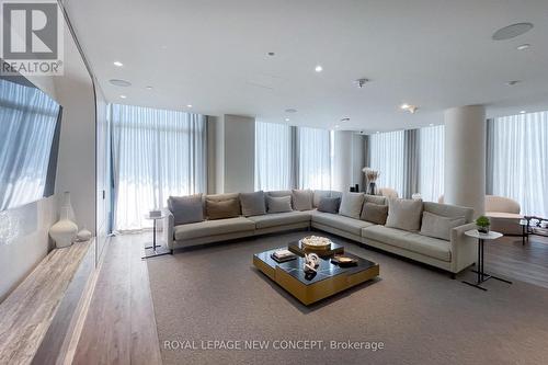 1717 - 480 Front Street W, Toronto, ON - Indoor Photo Showing Living Room