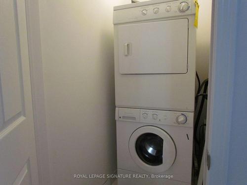 94-5035 Oscar Peterson Blvd S, Mississauga, ON - Indoor Photo Showing Laundry Room
