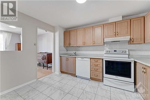 1465 Baseline Road Unit#902, Ottawa, ON - Indoor Photo Showing Kitchen