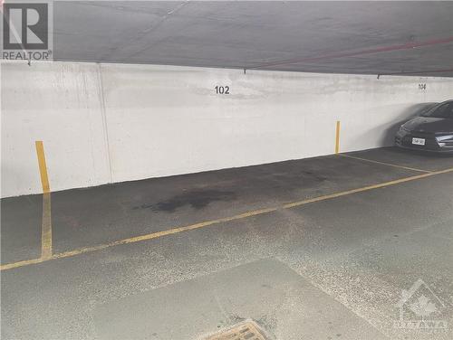 1465 Baseline Road Unit#902, Ottawa, ON -  Photo Showing Garage