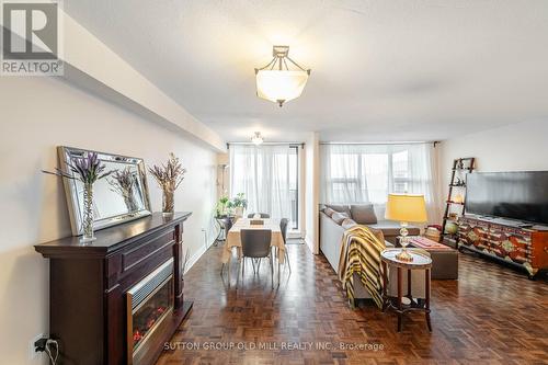 #1106 -15 La Rose Ave, Toronto, ON - Indoor Photo Showing Living Room