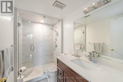 #1106 -15 La Rose Ave, Toronto, ON - Indoor Photo Showing Bathroom