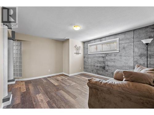 1520 Highland Drive N, Kelowna, BC - Indoor Photo Showing Other Room