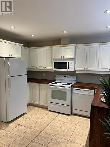 #104 -6928 Ailanthus Ave, Niagara Falls, ON - Indoor Photo Showing Kitchen