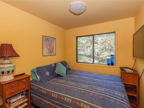 3711 Keel Cres, Pender Island, BC - Indoor Photo Showing Bedroom