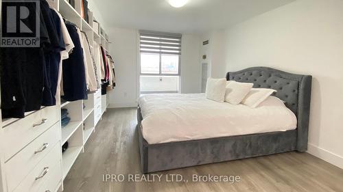 #707 -1320 Mississauga Valley Blvd W, Mississauga, ON - Indoor Photo Showing Bedroom