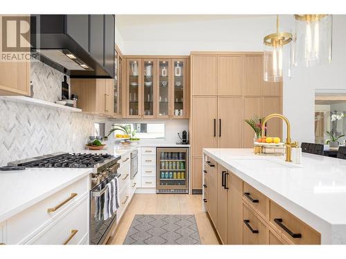 105 Predator Ridge Drive Unit# 21, Vernon, BC - Indoor Photo Showing Kitchen With Upgraded Kitchen