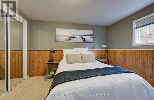 210 Frederick Street E, Wellington North, ON - Indoor Photo Showing Bedroom
