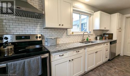 180 5Th Street E, Owen Sound, ON - Indoor Photo Showing Kitchen With Double Sink