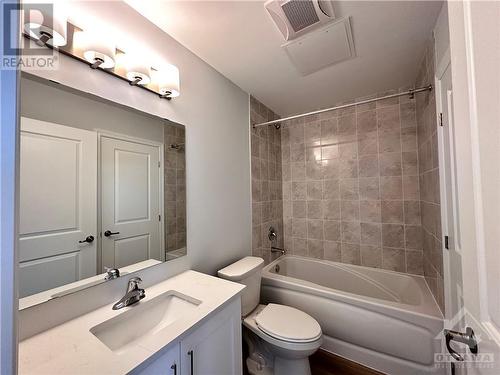 1350 Hemlock Road Unit#112, Ottawa, ON - Indoor Photo Showing Bathroom
