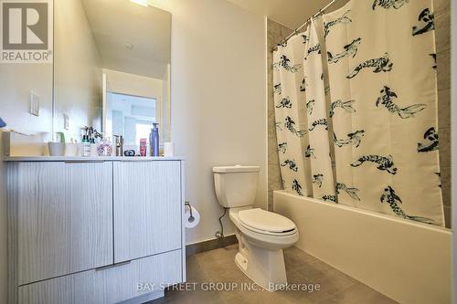 #1106 -32 Forest Manor Rd, Toronto, ON - Indoor Photo Showing Bathroom