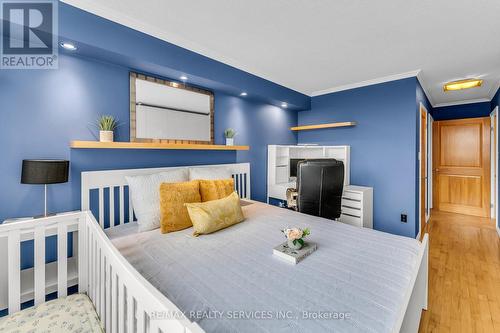 #109 -1001 Cedarglen Gate, Mississauga, ON - Indoor Photo Showing Bedroom